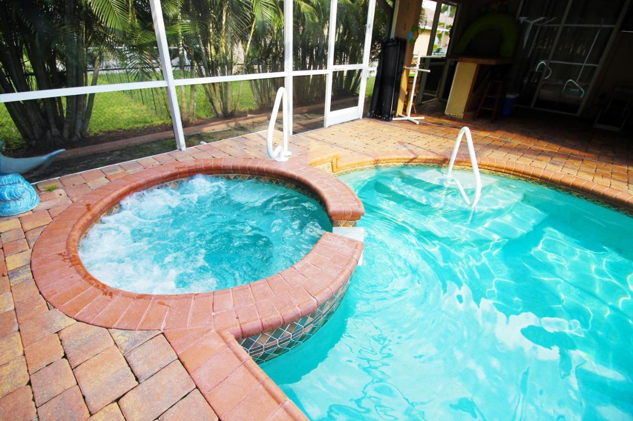 Luxury Home, Hot Tub, Heated Pool, Tiki Bar - Villa Spain Cape Coral Zewnętrze zdjęcie